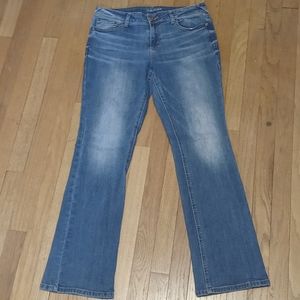 MAURICES MID RISE BOOT CUT JEANS 9/10 REG